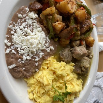 Cheff Che Cafe & Bar - Chile verde breakfast - Empanadas Near Me - San Jose, California Cheff Che Cafe & Bar - Chile verde breakfast - Empanadas Near Me - San Jose, California