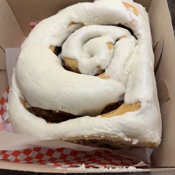 Stuffy's II - Cinnamon roll to go - Breakfast & Brunch Near Me - Longview, Washington