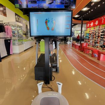 Fit2Run - Waterford Lakes - Scan your feet - Shoe Stores Near Me - Orlando, Florida Fit2Run - Waterford Lakes - Scan your feet - Shoe Stores Near Me - Orlando, Florida