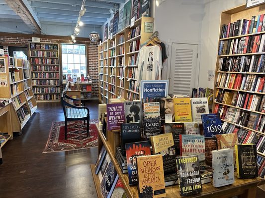 Tombolo Books by null