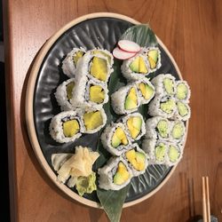 Akina Sushi
