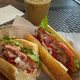 Roast Beef Brie Roasted Red Peppers Sandwich Roast Beef Brie Roasted Red Peppers Sandwich