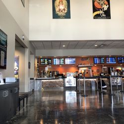Laemmle Noho 7 - Lobby area