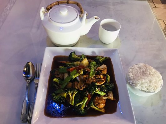 Lucy's North China Cuisine by null