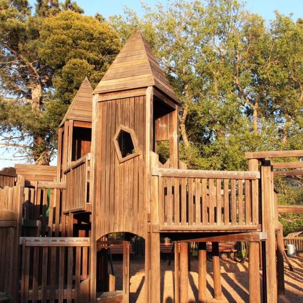 Berkeley Aquatic Park - Love that diagonal window. - Parks Near Me - Berkeley, California
