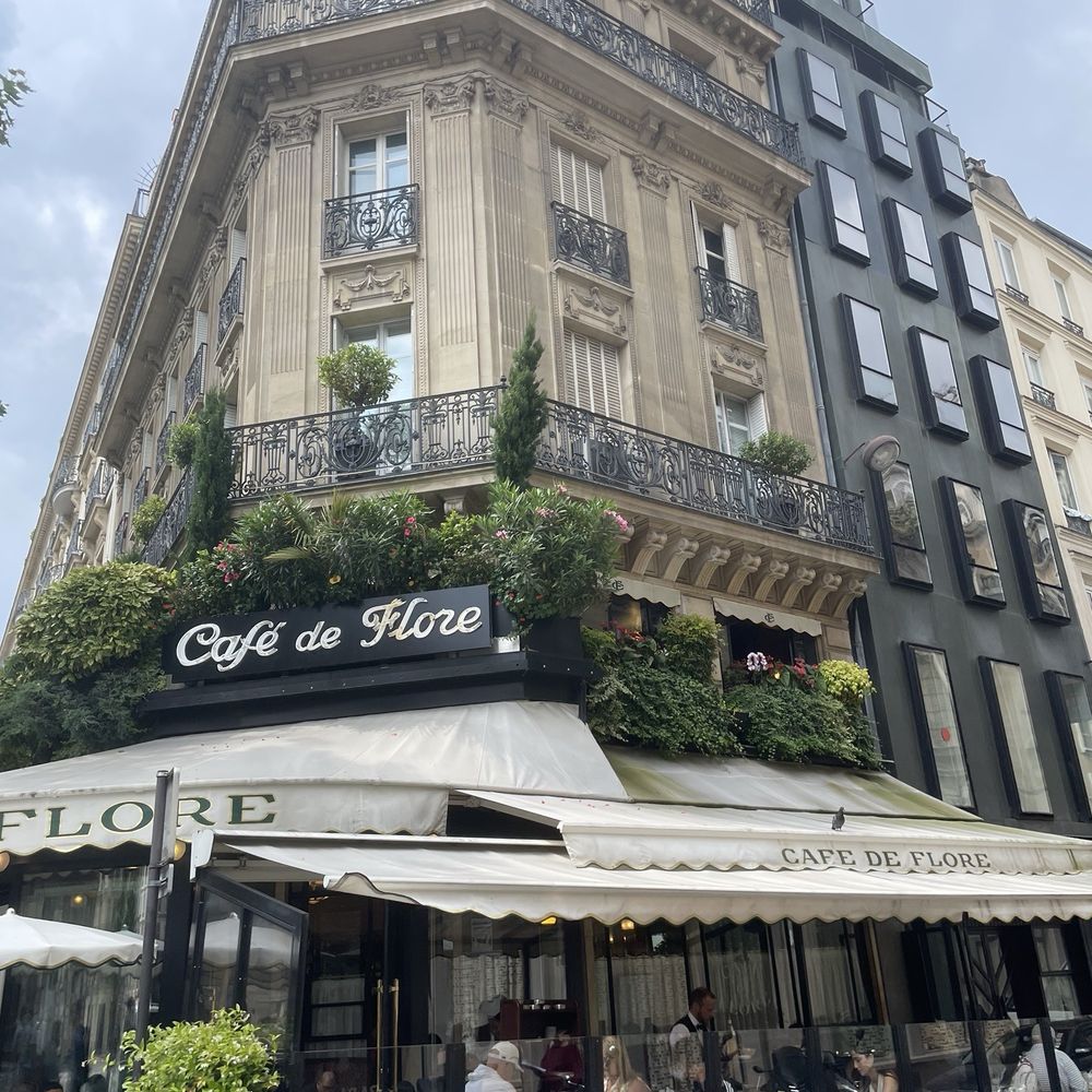 Café de Flore - Cafes Near Me - Paris, 75 Café de Flore - Cafes Near Me - Paris, 75