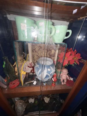 Bailey's Antiques and Aloha Shirts by null