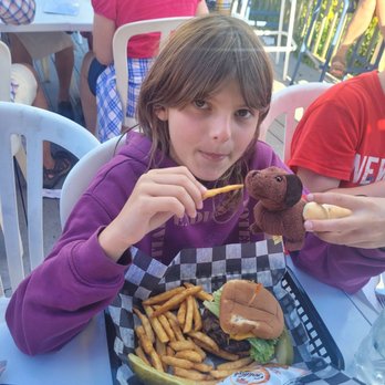 Gull Landing - Kids cheeseburger - Cocktail Bars Near Me - Pentwater, Michigan