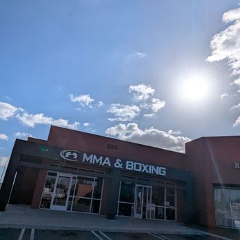 Rounders MMA Fullerton - Front of the gym. - Kickboxing Near Me - Fullerton, California Rounders MMA Fullerton - Front of the gym. - Kickboxing Near Me - Fullerton, California
