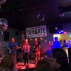 Tailgate Bar & Grill - Live band "Black Cat Road"