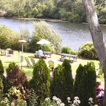 Farm Country Kitchen - Beautiful outside eating area - American Near Me - Riverhead, New York