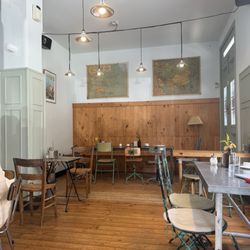 Five Elephant - Interior