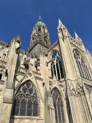 Notre-Dame de Bayeux by null