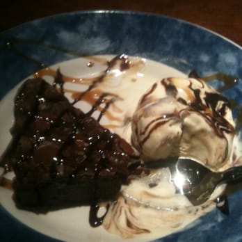 Red Lobster - Chocolate cake a la mode - Seafood Near Me - Baton Rouge, Louisiana Red Lobster - Chocolate cake a la mode - Seafood Near Me - Baton Rouge, Louisiana