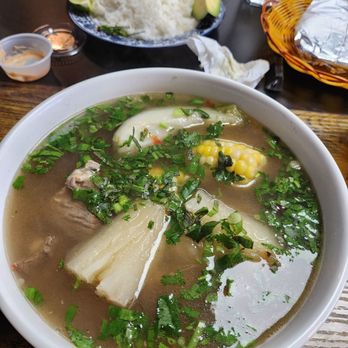 Dos Mundos Restaurant - Un delicioso caldo de Res, a delicious beef soup, one of the traditional food in Guatemala - Asian Fusion Near Me - Cranston, Rhode Island Dos Mundos Restaurant - Un delicioso caldo de Res, a delicious beef soup, one of the traditional food in Guatemala - Asian Fusion Near Me - Cranston, Rhode Island