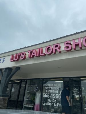 Lu's Tailor Shop by null