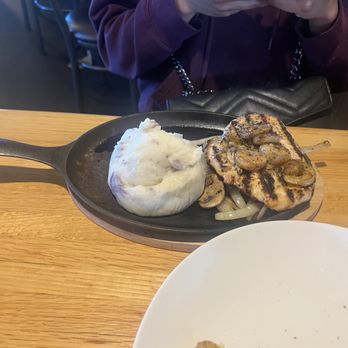 Applebee's Grill + Bar - American Near Me - Orangeburg, South Carolina Applebee's Grill + Bar - American Near Me - Orangeburg, South Carolina