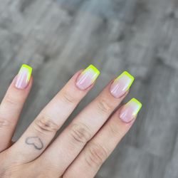 Cosmo Nail Bar