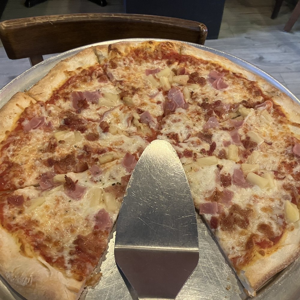 Italian Bistro - Hawaiian Pizza - Pizza Near Me - Wilmington, North Carolina Italian Bistro - Hawaiian Pizza - Pizza Near Me - Wilmington, North Carolina