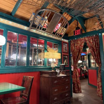 Oregano's - Interior - Pizza Near Me - Mesa, Arizona