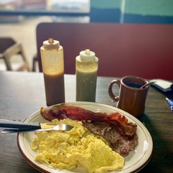 Steak, eggs & bacon (à la carte)