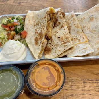 Los Chiludos - Grilled chicken quesadilla - Mexican Near Me - Bradenton, Florida Los Chiludos - Grilled chicken quesadilla - Mexican Near Me - Bradenton, Florida