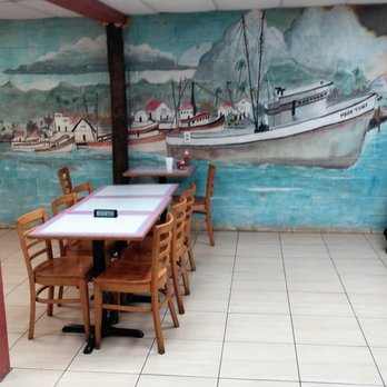 Isabel's Cafe - There is a lot of light.  You can see what you are eating!  Hay mucha luz. !Tu puede ver lo que comes! - Mexican Near Me - Port Isabel, Texas