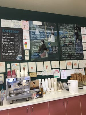 Scoop Du Jour Ice Creamery by null