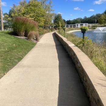 Sinnissippi Park - Walkway - Parks Near Me - Rockford, Illinois Sinnissippi Park - Walkway - Parks Near Me - Rockford, Illinois