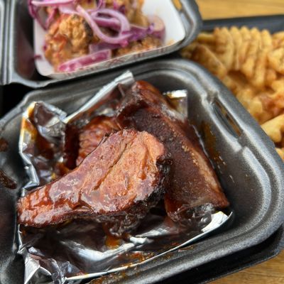 Ray Ray's Hog Pit Linworth by null