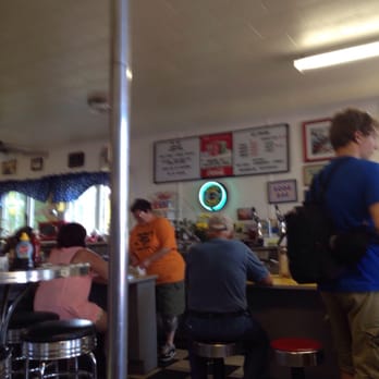 Bentley's B-M-L Diner - Diners Near Me - Saint Ignace, Michigan Bentley's B-M-L Diner - Diners Near Me - Saint Ignace, Michigan