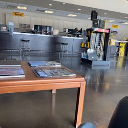 Mustang Cat - El Campo - No customers but yet still waiting over two hours for a part! Absolutely ridiculous!!!