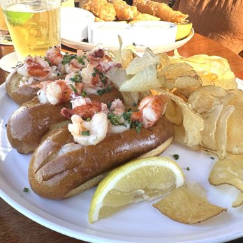 Monarch Ocean Pub - Lobster and shrimp sliders amazing - Gastropubs Near Me - Del Mar, California Monarch Ocean Pub - Lobster and shrimp sliders amazing - Gastropubs Near Me - Del Mar, California