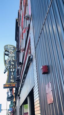 Nudie's Honky Tonk by null