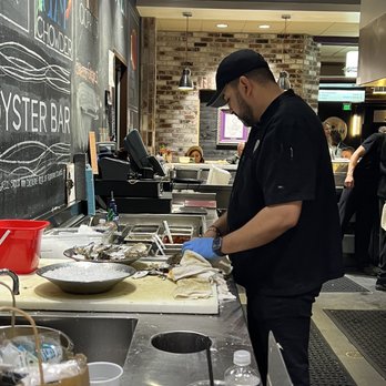 The Oyster Bar - Edgar getting the oysters ready !!! Thanks for the great service - Bars Near Me - Stateline, Nevada
