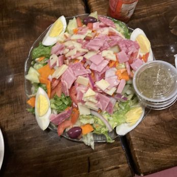 The Big Cheese & Pub - I was in the mood for a salad. - Pizza Near Me - Cranston, Rhode Island