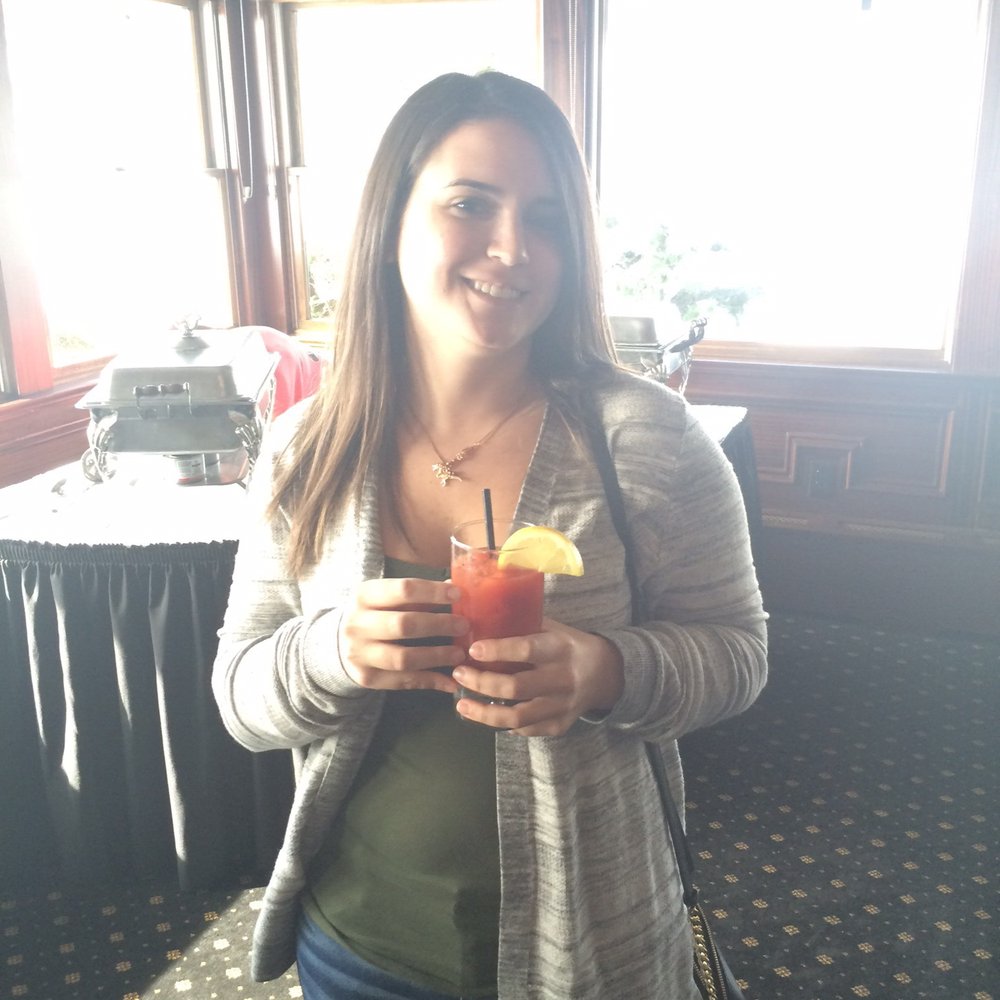 The Snapper Inn - My girlfriend loved her chowder and Bloody Mary - New American Near Me - Oakdale, New York