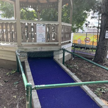 Sweeties Golfland - 18th hole - Mini Golf Near Me - Cleveland, Ohio Sweeties Golfland - 18th hole - Mini Golf Near Me - Cleveland, Ohio
