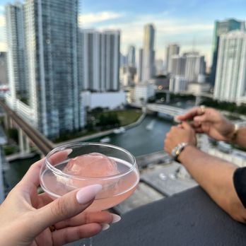 Rosa Sky - Drinks with a view - Lounges Near Me - Miami, Florida Rosa Sky - Drinks with a view - Lounges Near Me - Miami, Florida