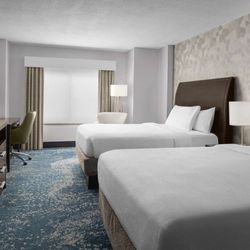 Hilton Garden Inn Bethesda Downtown - Guest room