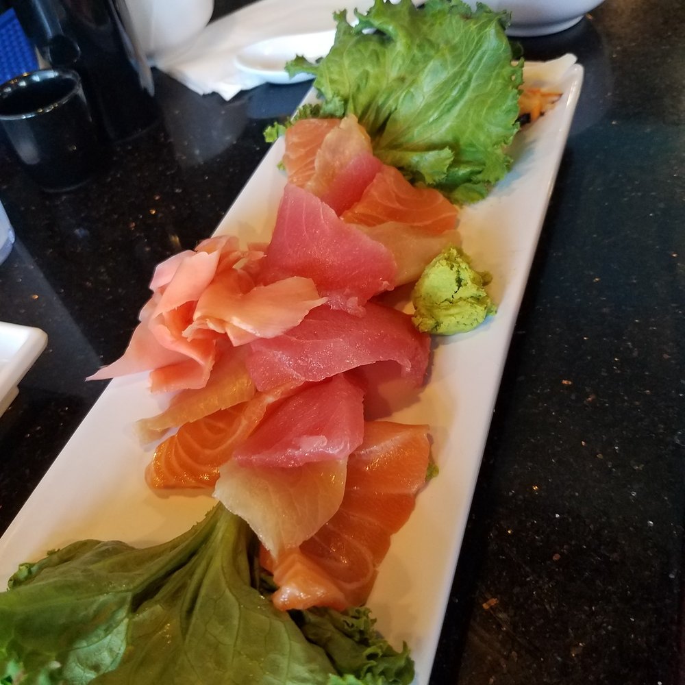 Trapper's Sushi - This is how they slam their sashimi platter. Looks like they just threw the sashimi on the plate. very disappointing. - Sushi Bars Near Me - Covington, Washington Trapper's Sushi - This is how they slam their sashimi platter. Looks like they just threw the sashimi on the plate. very disappointing. - Sushi Bars Near Me - Covington, Washington