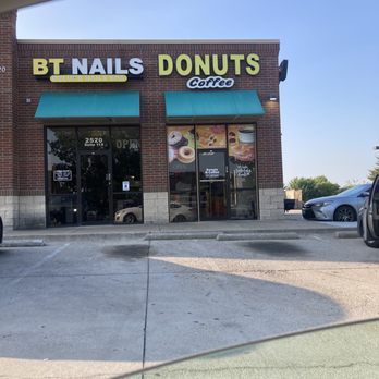 Donuts N Coffee - Outside - Donuts Near Me - Arlington, Texas