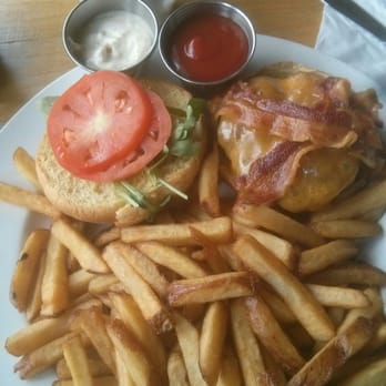 Boondocks Restaurant - This burger was great! - Canadian (New) Near Me - Halifax, Nova Scotia