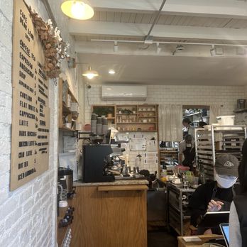 Café Dear Leon - Crab dip bagel - Cafes Near Me - Baltimore, Maryland