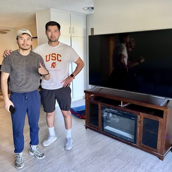 DoStar Moving - Ali and Yera-- Best Movers from DoStar! Thanks y'all!!! - Movers Near Me - Los Angeles, California
