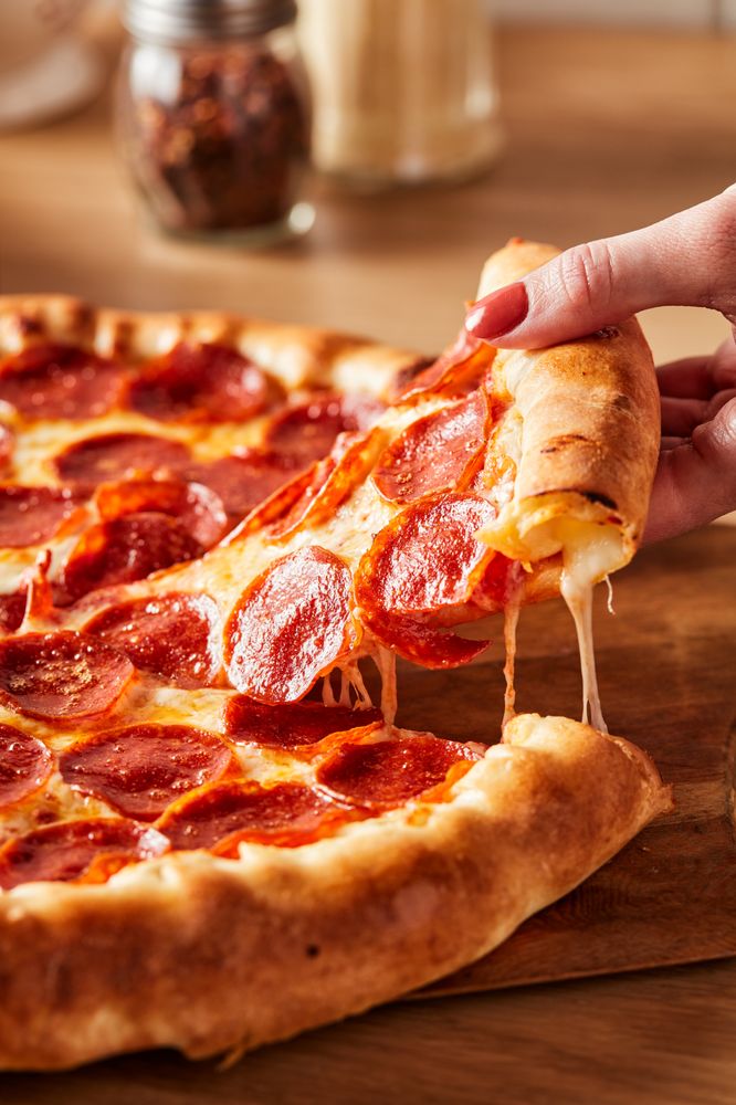 Romeo's Pizza Logo