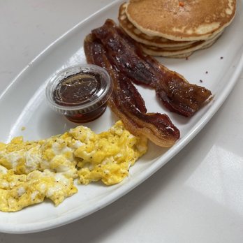 Bites & Bashes Cafe - Cafes Near Me - Lomita, California