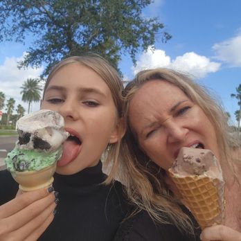 Bruster's Real Ice Cream - Treating my out of town guests to Jaxs best ice cream! - Ice Cream & Frozen Yogurt Near Me - Jacksonville, Florida