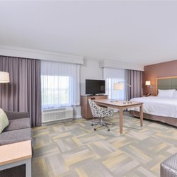 Hampton Inn & Suites Altoona-Des Moines - Guest room