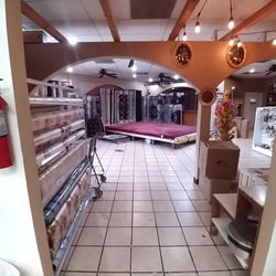 Yuba Eastern Halal Market - Rugs and kitchenware